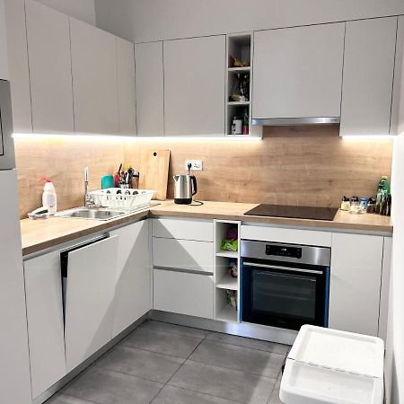 New 2022 Family&Friends Downtown Ac 3Br 2Ba Free Parking Big Balcony Near Metro&Train Station Self Check-In Apt บูดาเปสต์ ภายนอก รูปภาพ